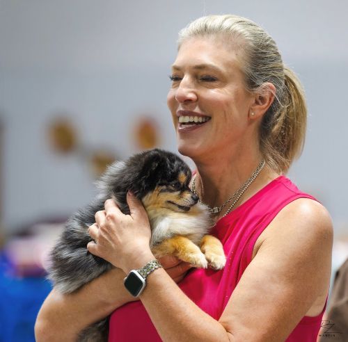 Diana DeMedio and  Maui hug 500