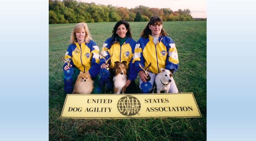 Laura Yarbrough and Cody (Pomeranian), Elizabeth Blanchard and Duncan (Sheltie) and Deborah Williams and Rufus
(Jack Russell Terrier).
